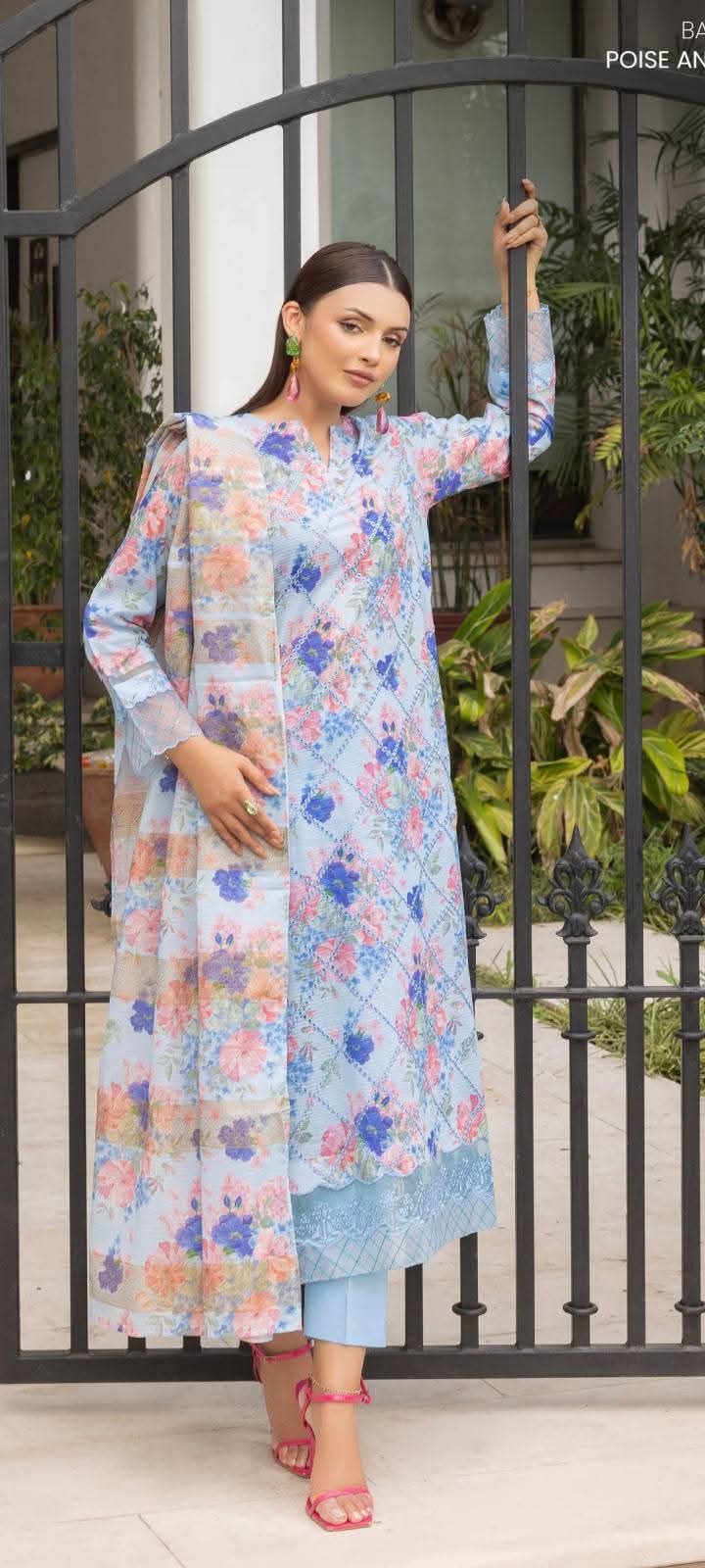 • GULJRR FAREEN – Discover the Beauty of True Pakistani Fabric - Image 5