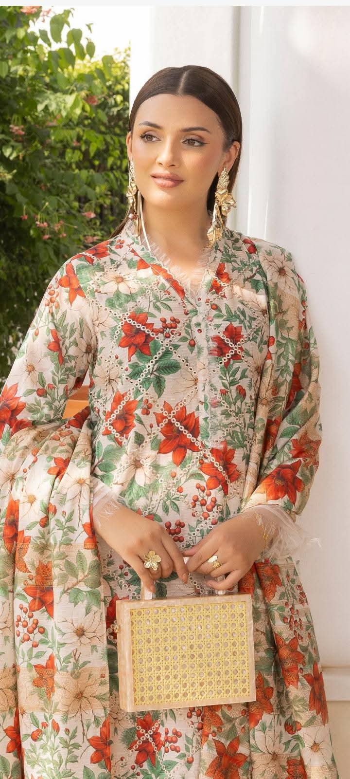 • GULJRR FAREEN – Luxury Pakistani Three Piece for Every Occasion - Image 4